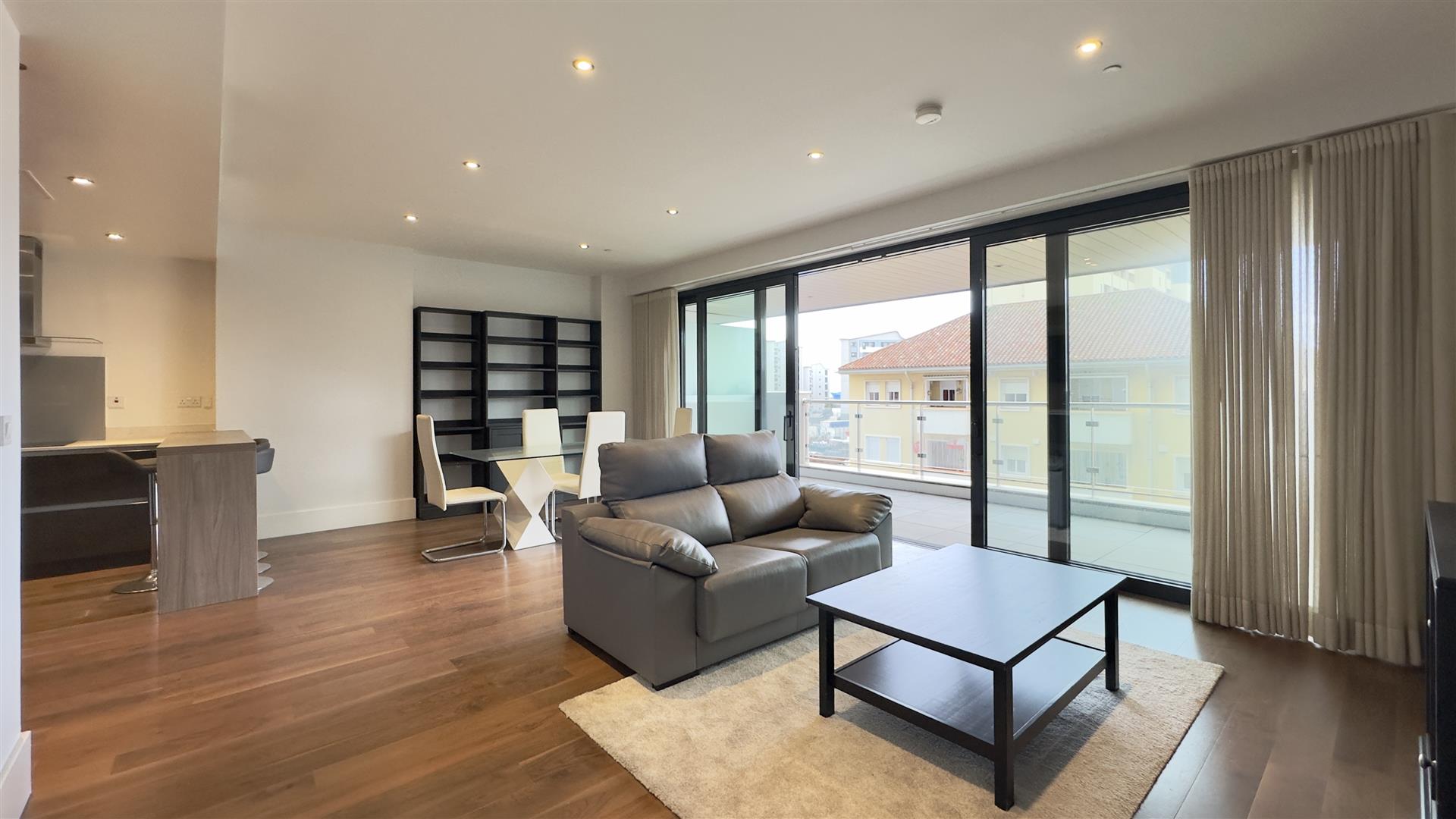 Image of Apartment - 3 Bedrooms - 2 Bathrooms for Sale in Midtown-Gibraltar, Image 2